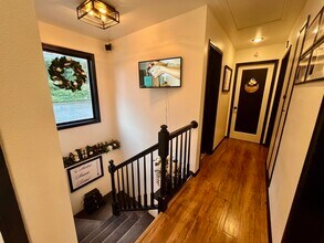 1320 Market St, Kirkland, WA for lease Interior Photo- Image 1 of 6