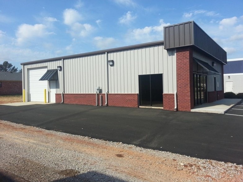 23650 John T. Reid Pky, Scottsboro, AL for lease - Primary Photo - Image 3 of 3