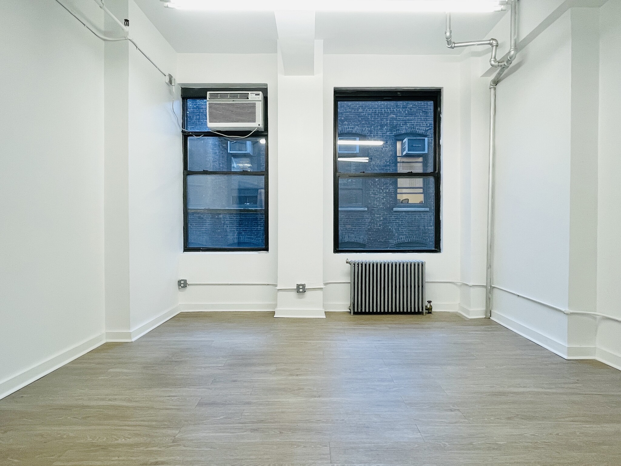 252 W 38th St, New York, NY for lease Building Photo- Image 1 of 5