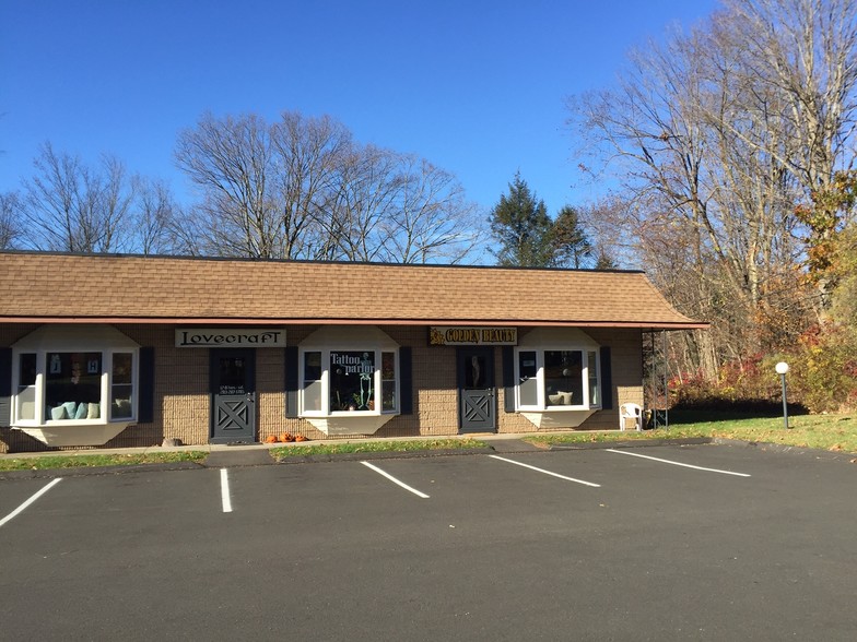 3714 Whitney Ave, Hamden, CT for lease - Building Photo - Image 1 of 1