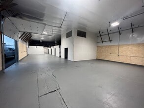 2990 Portland Rd NE, Salem, OR for lease Building Photo- Image 2 of 5