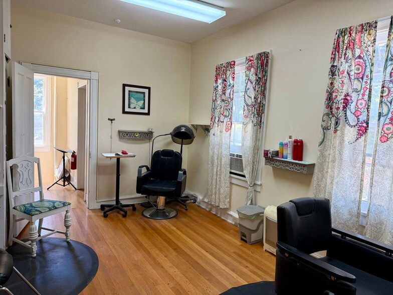 209 E Boscawen St, Winchester, VA for lease - Building Photo - Image 3 of 9