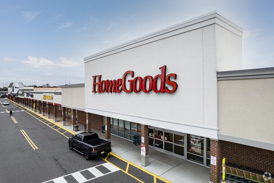 1026-1140 Broad St, Shrewsbury, NJ à louer - Photo du bâtiment - Image 3 de 8