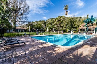 250 Entrada Dr, Novato, CA for lease Building Photo- Image 2 of 8