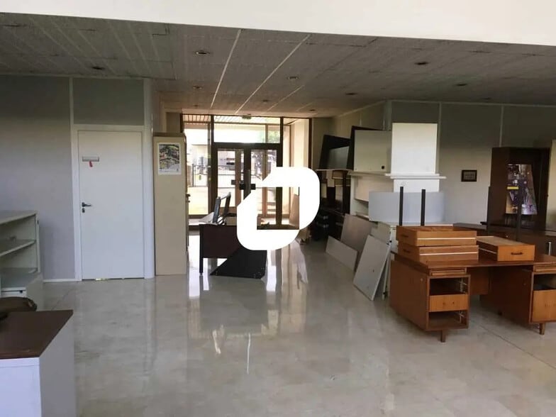 Office in Lisses for lease - Interior Photo - Image 2 of 4