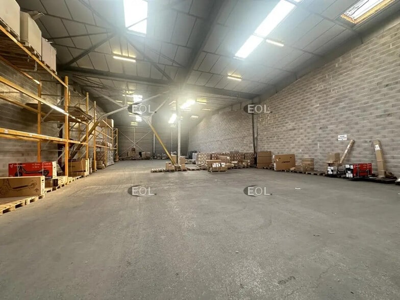 Industrial in Marseille for lease - Interior Photo - Image 2 of 4