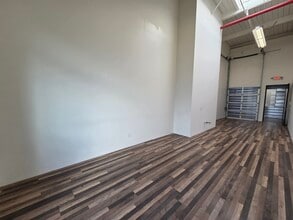 2195 Hyacinth St NE, Salem, OR for lease Interior Photo- Image 2 of 3