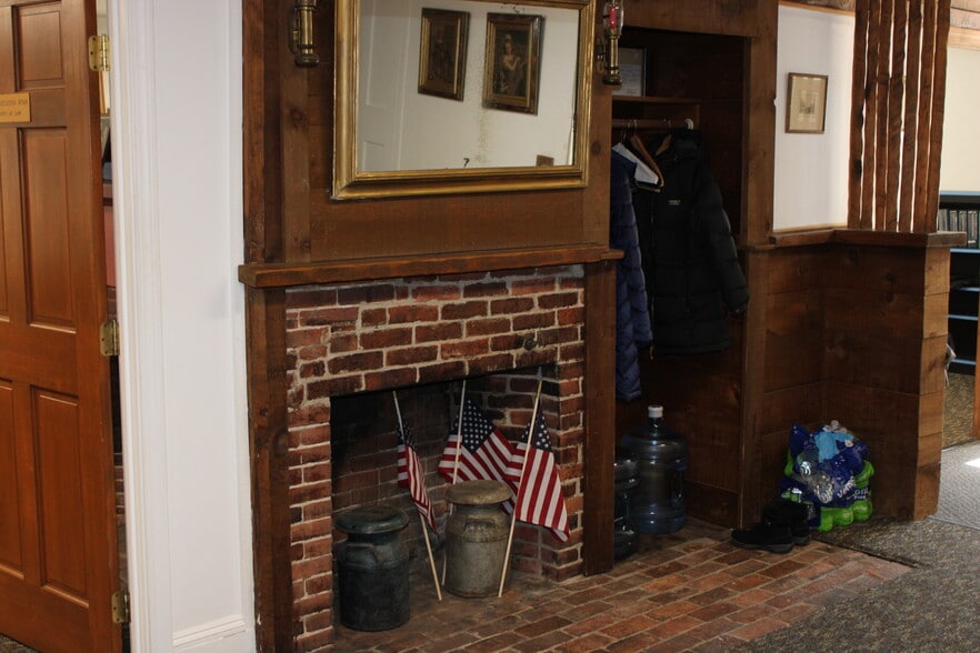 676 Bedford St, Abington, MA for sale - Building Photo - Image 3 of 18