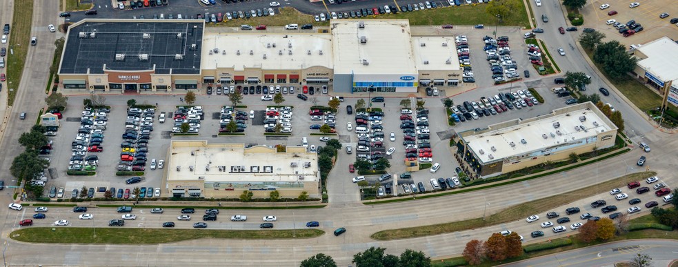 5000 S Hulen St, Fort Worth, TX à vendre - Photo du bâtiment - Image 1 de 1