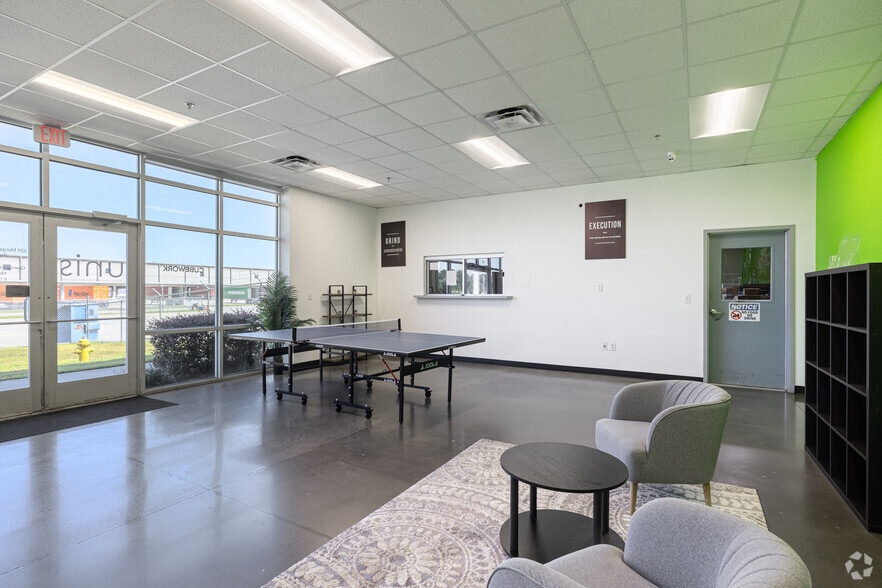 320 Morgan Lakes Blvd, Pooler, GA à louer - Photo du bâtiment - Image 3 de 13