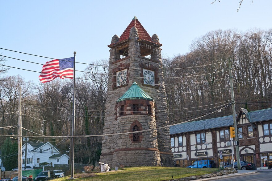 20 Bryant Ave, Roslyn, NY à vendre - Photo du bâtiment - Image 2 de 14