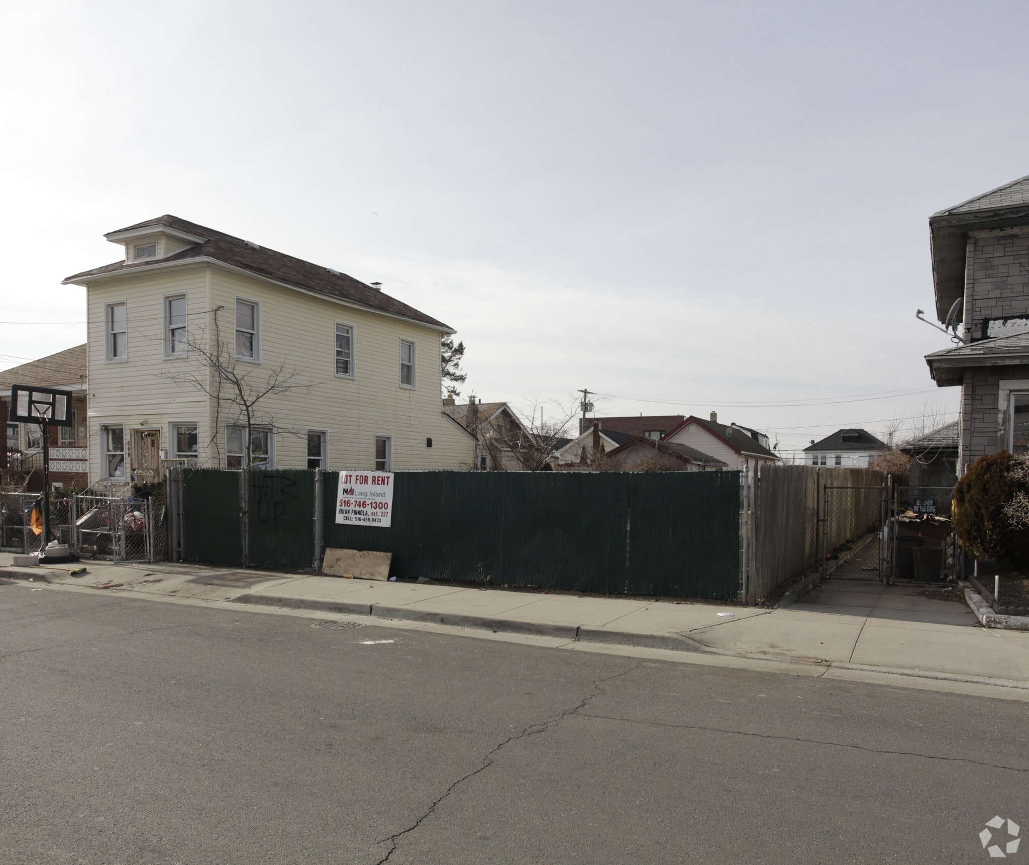 329 Beach 73rd St, Arverne, NY for lease Primary Photo- Image 1 of 3