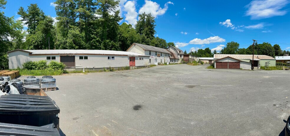 20 Maple Ave, Great Barrington, MA à vendre - Photo du bâtiment - Image 2 de 13