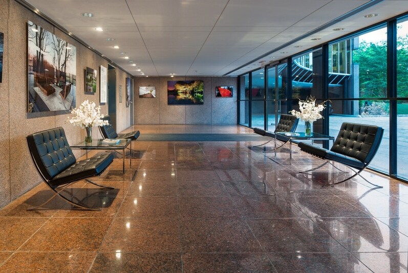 80 Field Point Rd, Greenwich, CT à louer - Hall d’entrée - Image 2 de 5