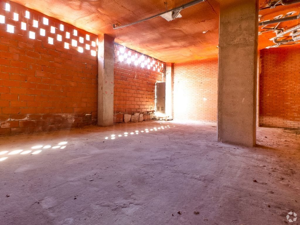 Calle Puentedey, 5, Madrid, MAD 28031 - Unit Puerta 02, Esc. C - - Interior Photo - Image 1 of 4