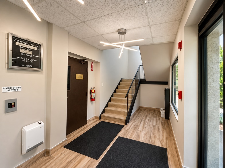 2751 Dixwell Ave, Hamden, CT for sale - Building Photo - Image 2 of 21