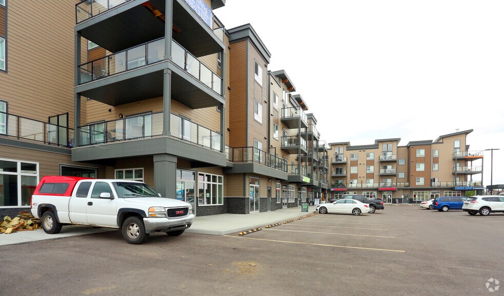 12847 50 St NW, Edmonton, AB à louer - Photo du bâtiment - Image 3 de 3