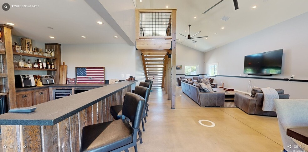 220 E G St, Benicia, CA à vendre - Photo intérieure - Image 3 de 8
