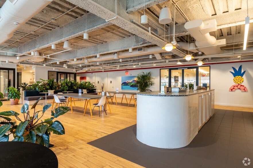 199 Water St, New York, NY for lease - Interior Photo - Image 2 of 9