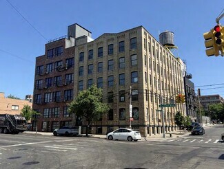 Plus de détails pour 111 Bruckner Blvd, Bronx, NY - Bureau à vendre