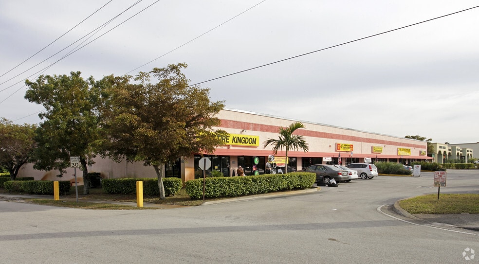 3030 S Congress Ave, Boynton Beach, FL for lease - Primary Photo - Image 1 of 3