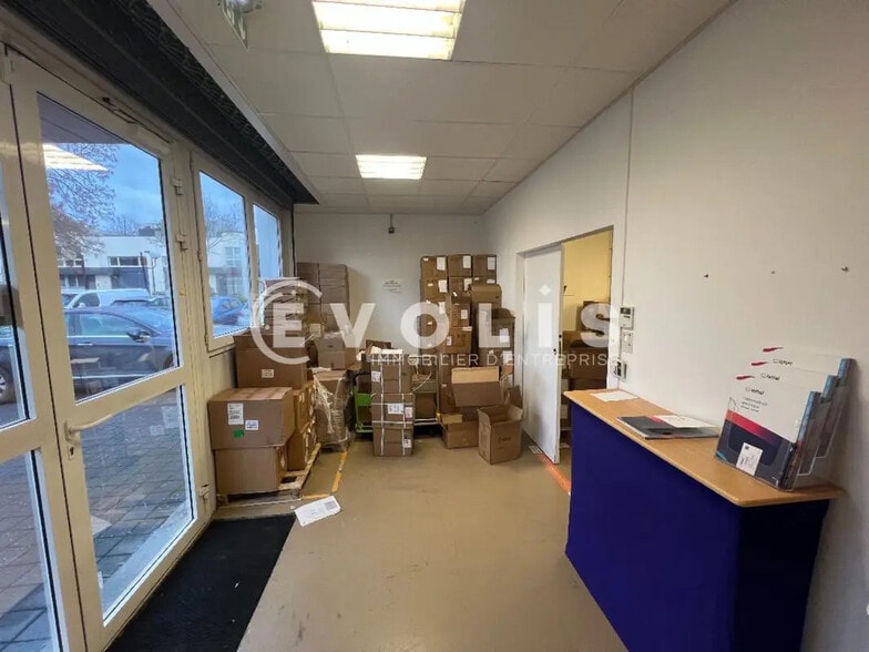 Flex dans Créteil à louer - Hall d’entrée - Image 2 de 15