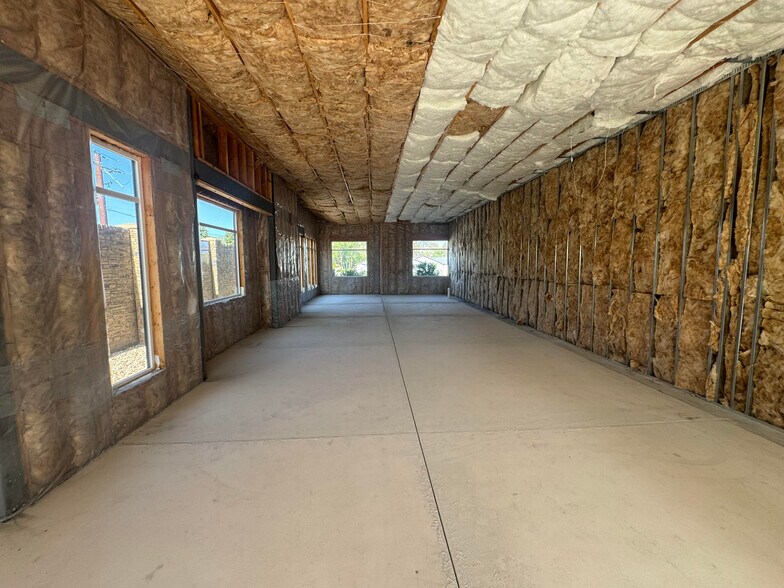 14003 S Redwood Rd W, Bluffdale, UT à louer - Photo intérieure - Image 2 de 4