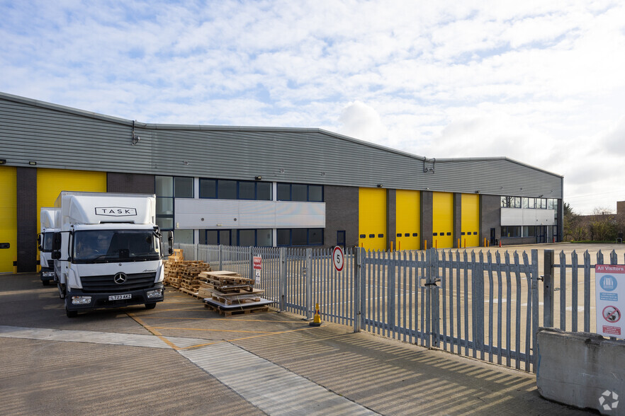 Alfreds Way, Barking for lease - Building Photo - Image 2 of 2