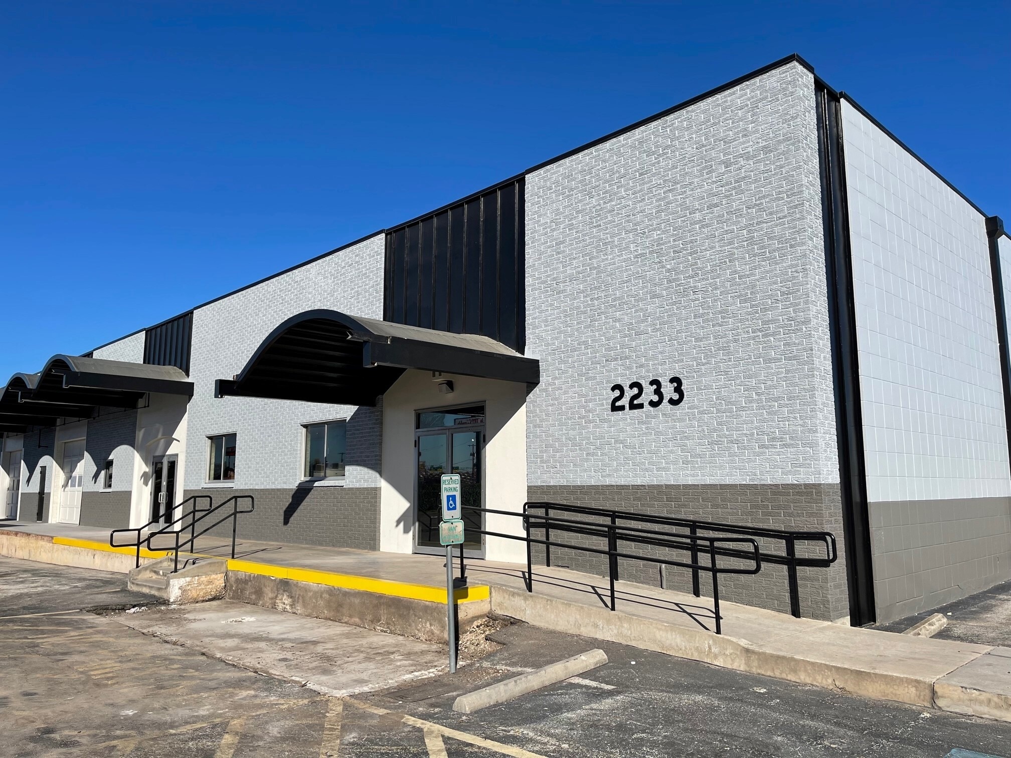 2233 NW Loop 410, San Antonio, TX à louer Photo principale- Image 1 de 5
