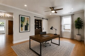 2120 Oxford Ave, Austin, TX for lease Interior Photo- Image 2 of 16