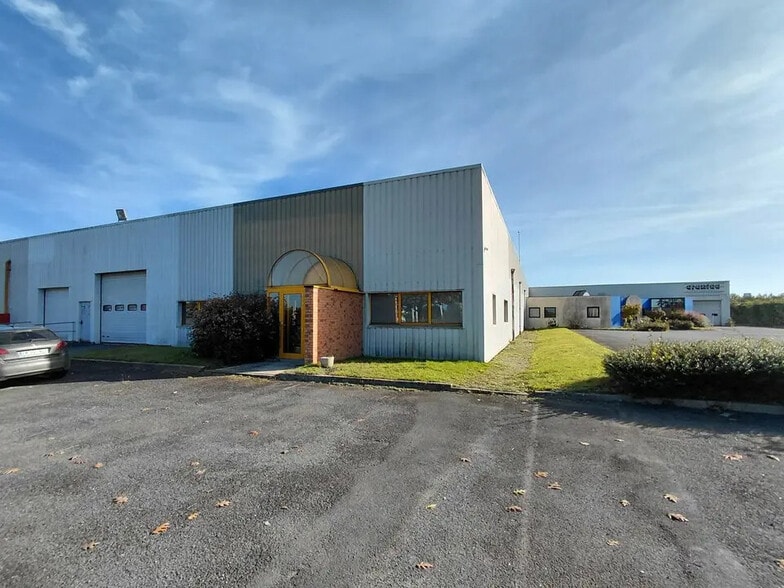 Industrial in La Selle-en-Luitré for sale - Building Photo - Image 3 of 5