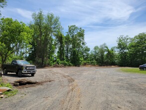 6 Railroad Yard Rd, Deerfield, MA for lease Building Photo- Image 1 of 7