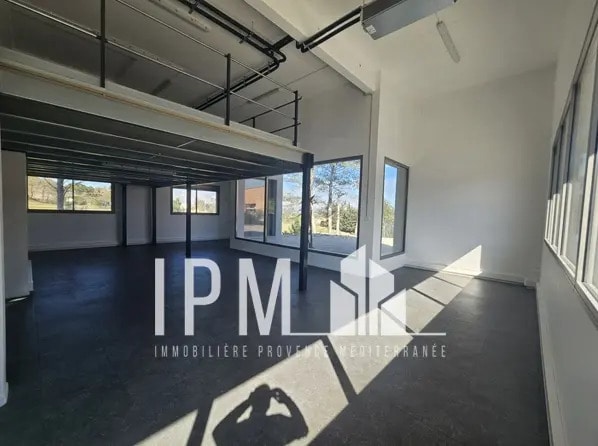 Office in Gardanne for lease Interior Photo- Image 1 of 6