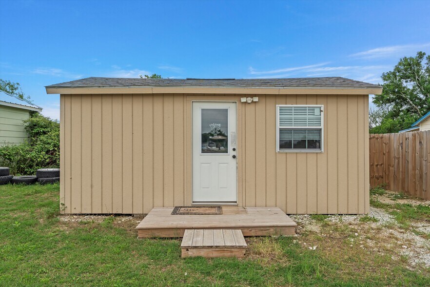 1020 E Jefferson Ave, Whitney, TX à vendre - Photo du bâtiment - Image 2 de 20