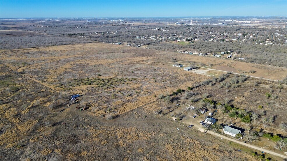 15501 Jacobson Rd, Del Valle, TX à louer - Photo du bâtiment - Image 2 de 9