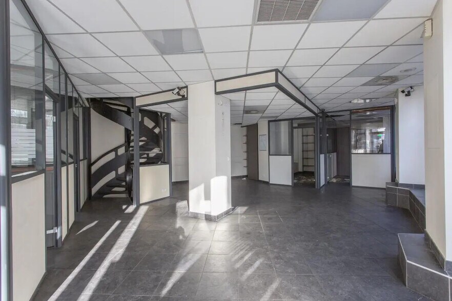Commerce de détail dans Paris à vendre - Photo du bâtiment - Image 2 de 5