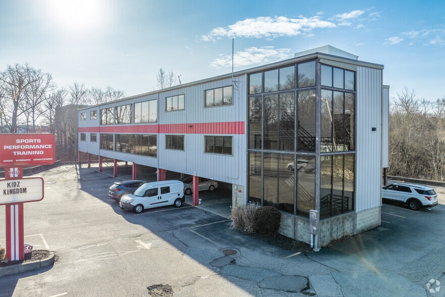 749 S Washington St, North Attleboro, MA for sale - Building Photo - Image 1 of 4