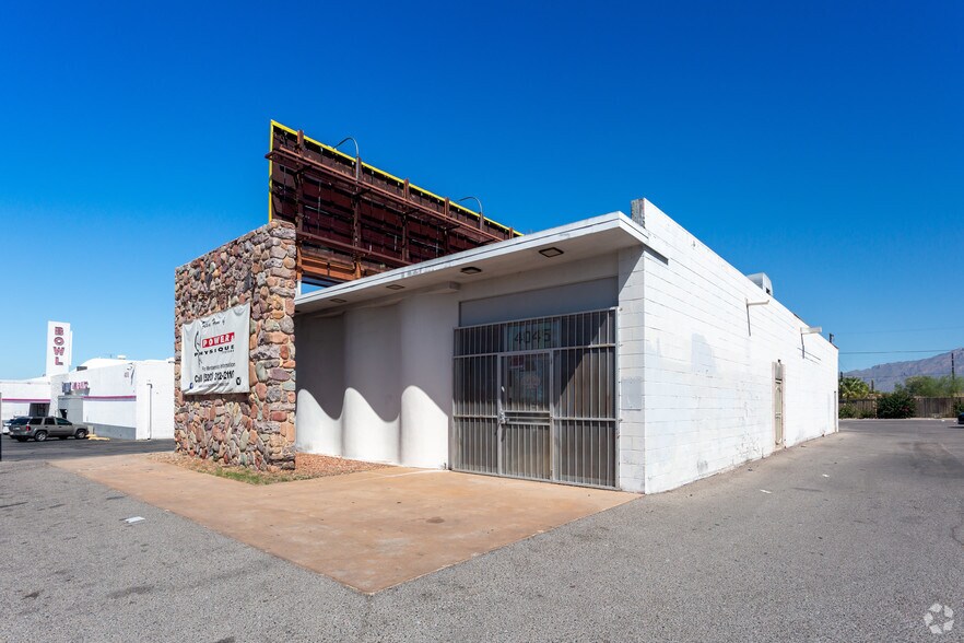 4045 E Speedway Blvd, Tucson, AZ à louer - Photo principale - Image 1 de 2