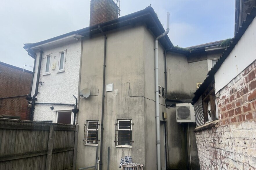 24 Cowick St, Exeter à vendre - Photo du bâtiment - Image 3 de 6