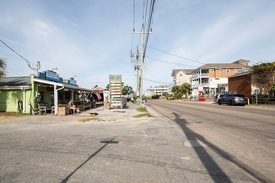 105-109 Sumter Ave, Carolina Beach, NC for sale - Primary Photo - Image 2 of 18