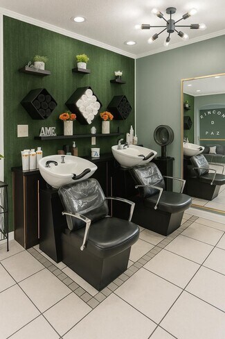 Plus de détails pour 2095 E Irlo Bronson Memorial Hwy, Kissimmee, FL - Commerce de détail à louer