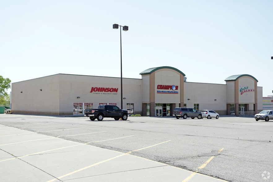 3425 Oak View Dr, Omaha, NE for lease - Primary Photo - Image 2 of 10