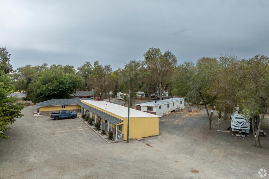 205 Cornell Ave, Lovelock, NV à vendre - Photo du bâtiment - Image 3 de 7