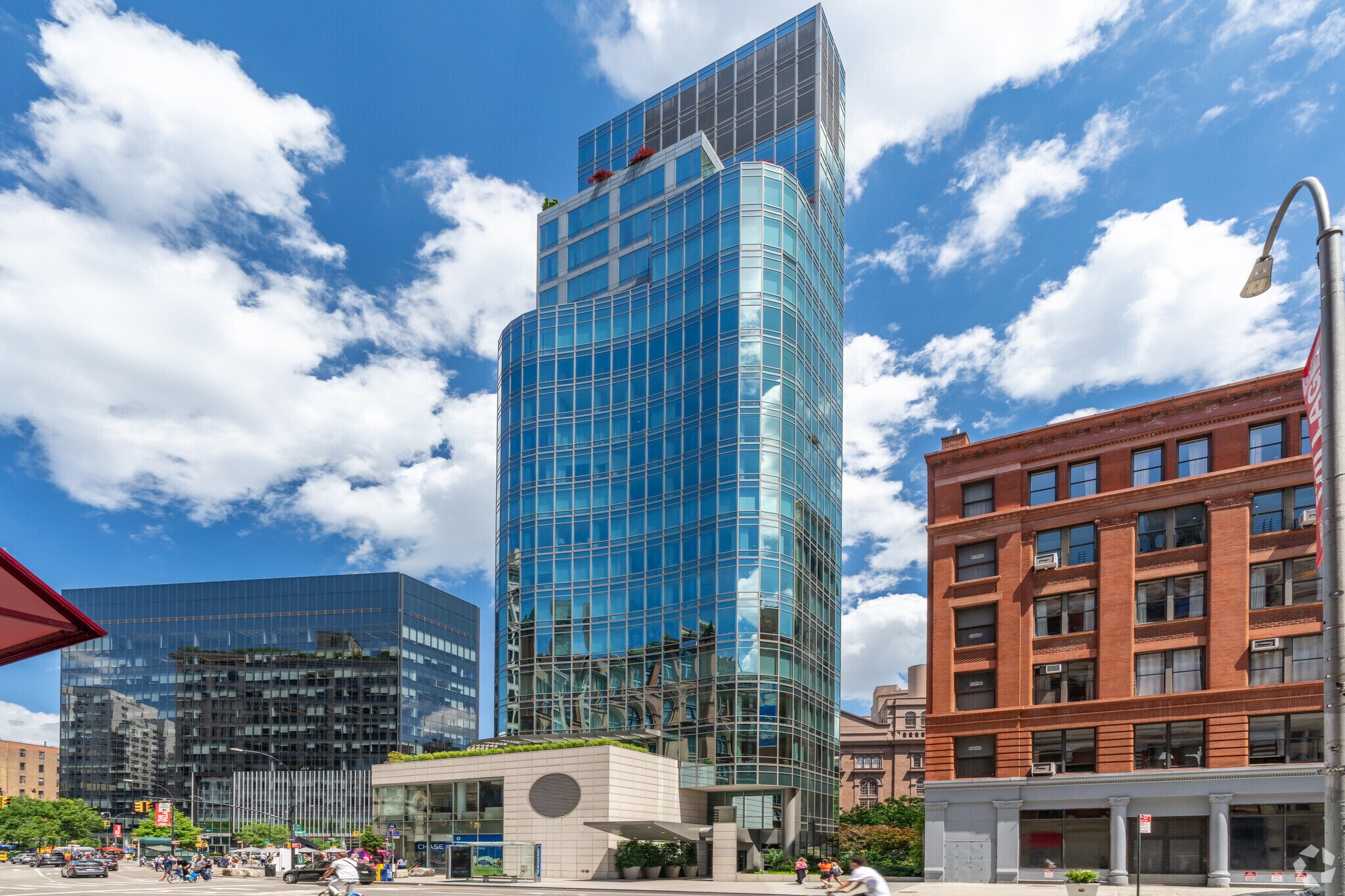 64-78 Cooper Sq, New York, NY à louer Photo principale- Image 1 de 20