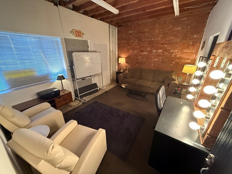 2234 W Temple St, Los Angeles, CA à louer - Photo du bâtiment - Image 2 de 10