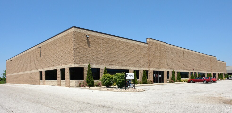 4145 Courtney Rd, Franksville, WI à louer - Photo du bâtiment - Image 2 de 12