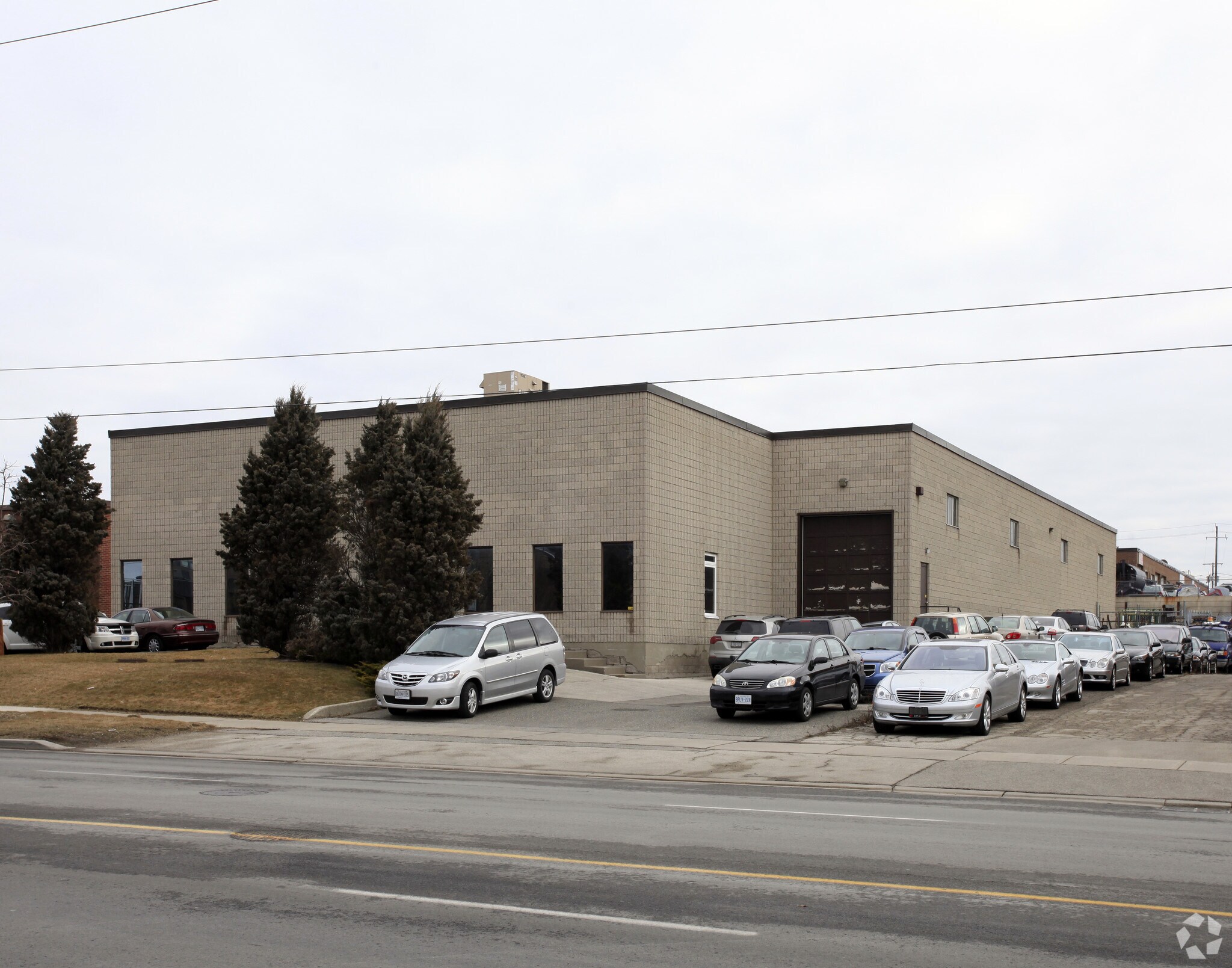 453 Signet Dr, Toronto, ON for lease Primary Photo- Image 1 of 3