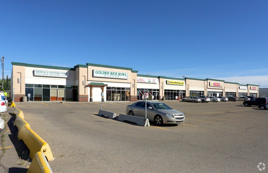 5365 Gateway Blvd NW, Edmonton, AB à louer - Photo du bâtiment - Image 3 de 3