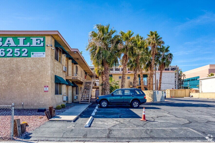 4815 Deckow Ln, Las Vegas, NV à vendre - Photo du bâtiment - Image 3 de 3
