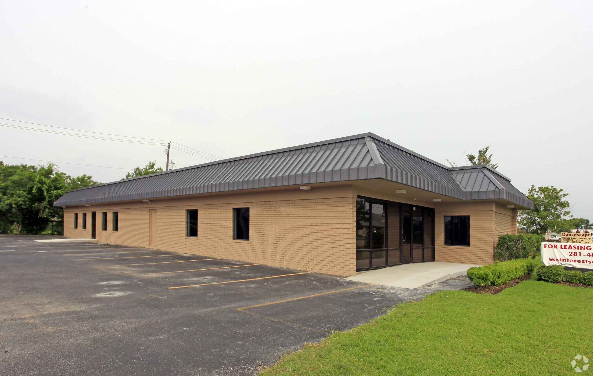 2010 Broadway St, Pearland, TX for lease Primary Photo- Image 1 of 4